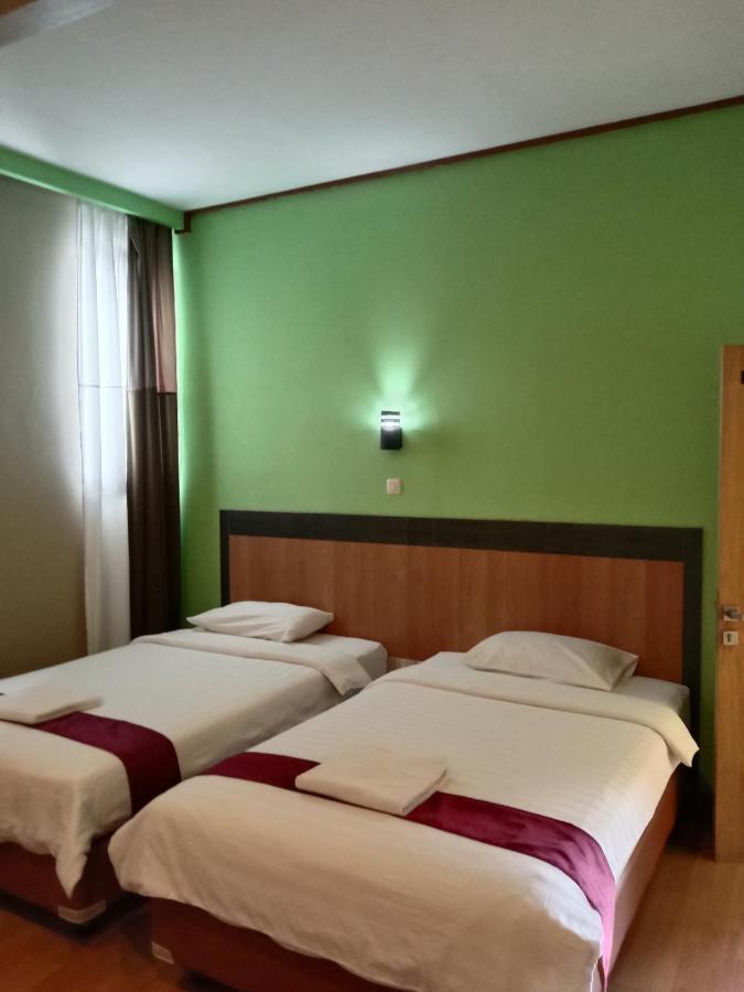 The New Orlinds Guest House Wonosari Екстер'єр фото