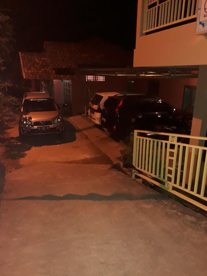 The New Orlinds Guest House Wonosari Екстер'єр фото