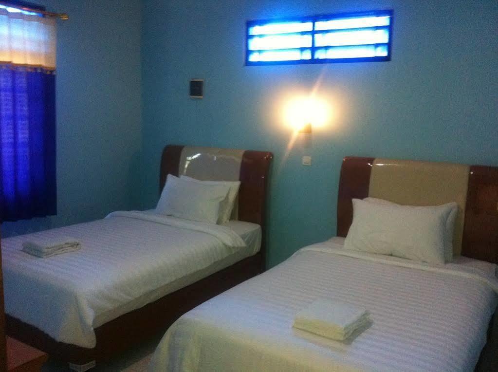 The New Orlinds Guest House Wonosari Екстер'єр фото