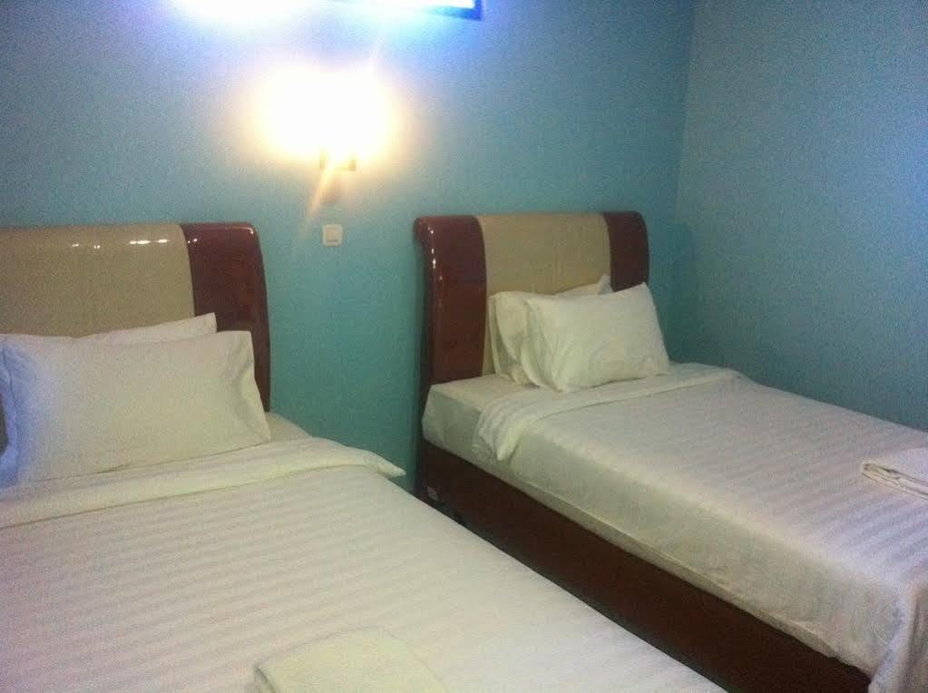 The New Orlinds Guest House Wonosari Екстер'єр фото