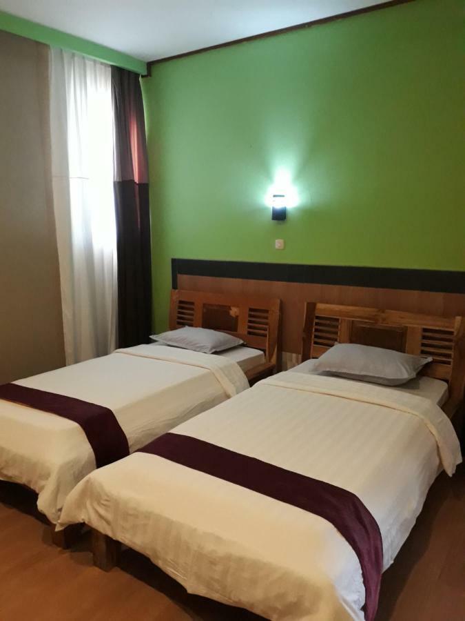 The New Orlinds Guest House Wonosari Екстер'єр фото