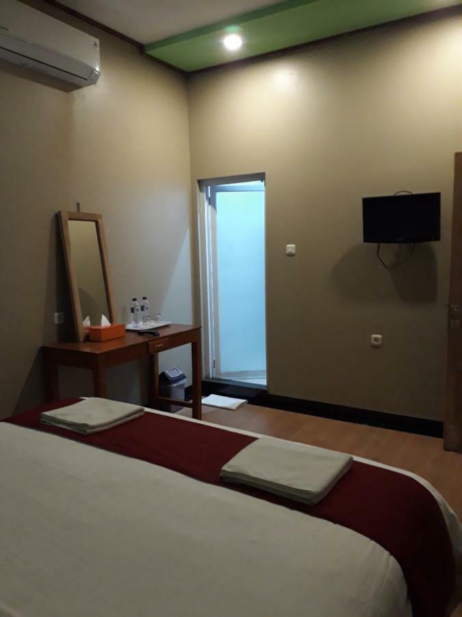 The New Orlinds Guest House Wonosari Екстер'єр фото